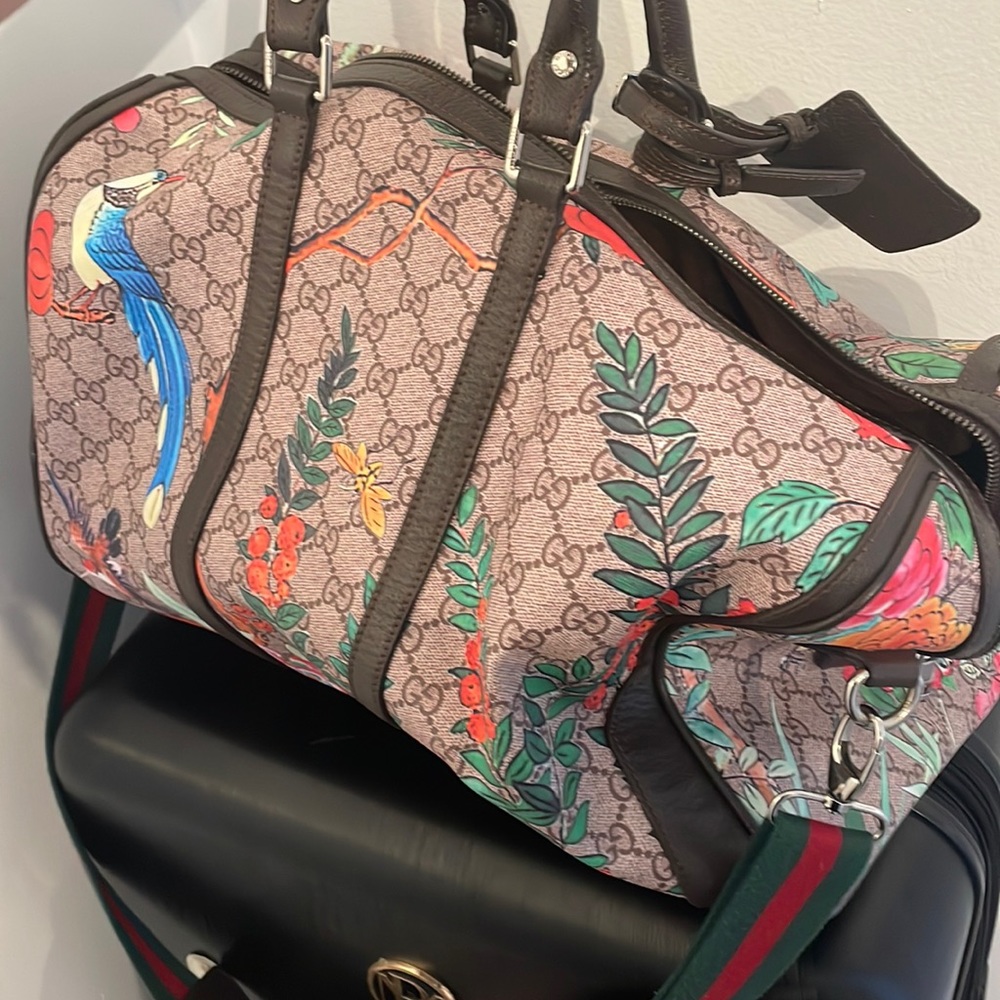 1 Gucci travel bag large